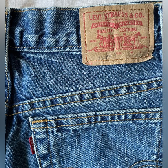 Levi’s Denim Shorts - Picture 4 of 5